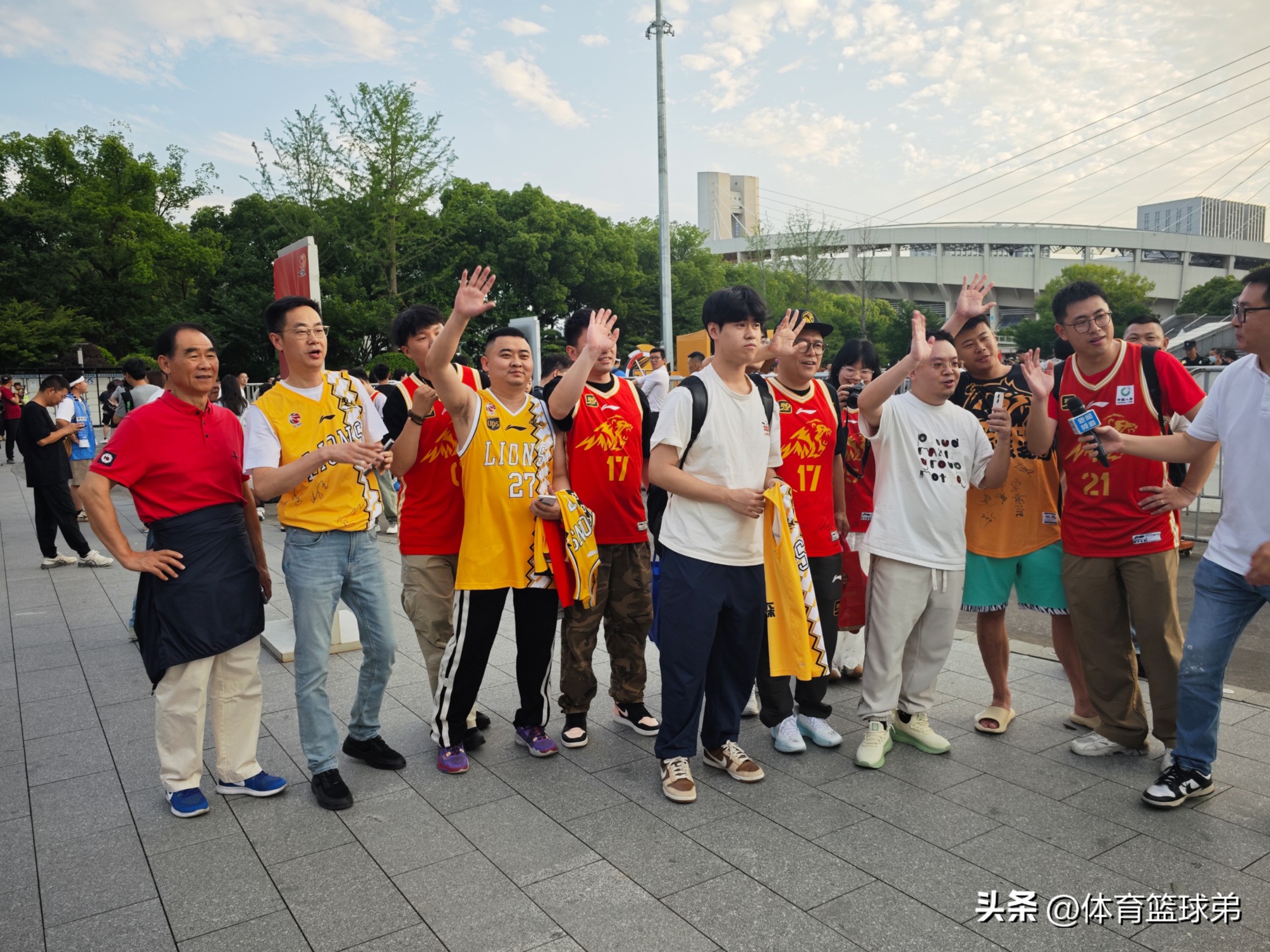 广厦男篮关键时刻外线爆发，志在NBA常规赛名次提升，引发热议，球队文化再被提及